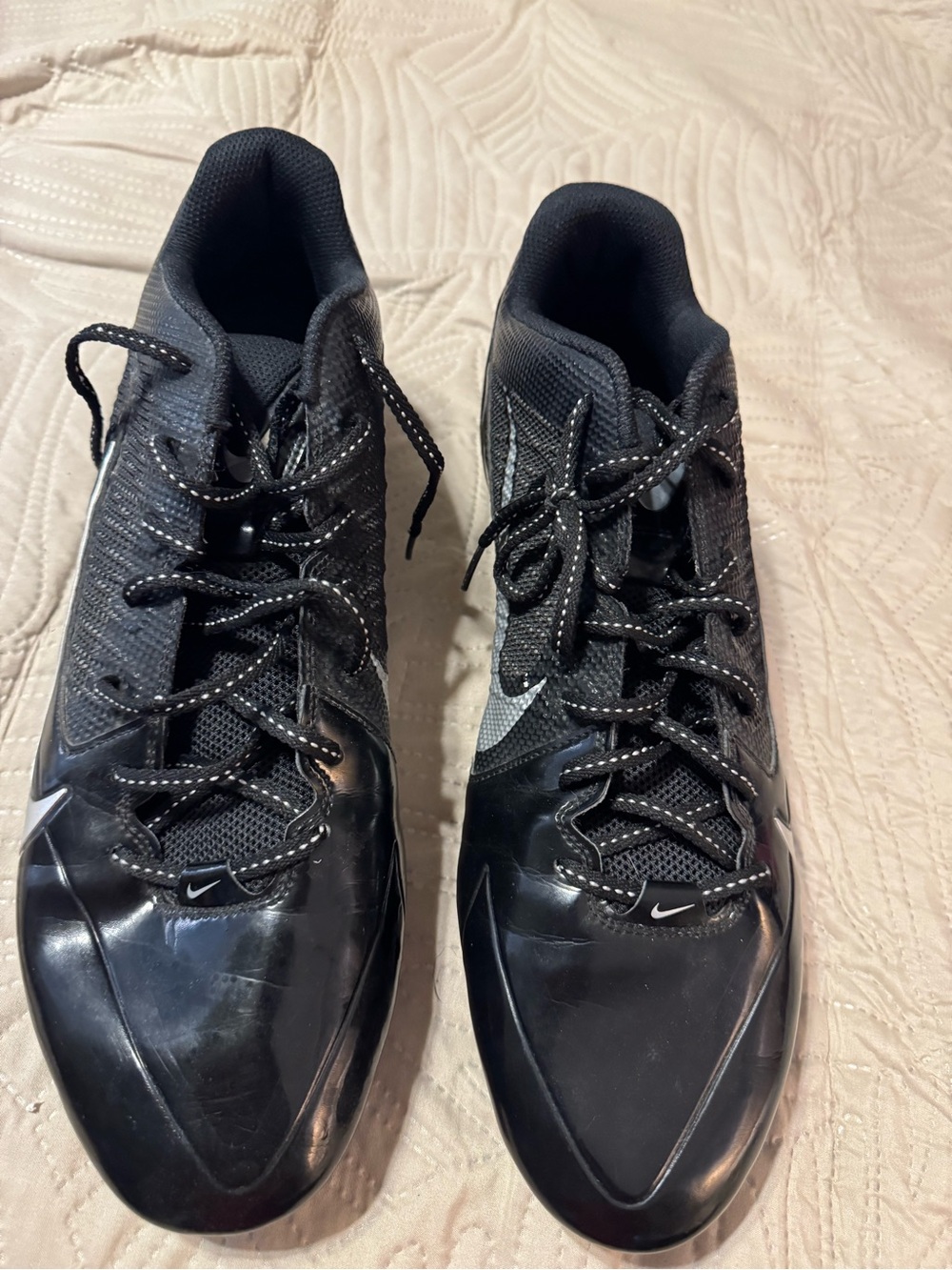 Nike Alpha Pro D Flywire Men’s Black and Silver Athletic Cleats Size 16